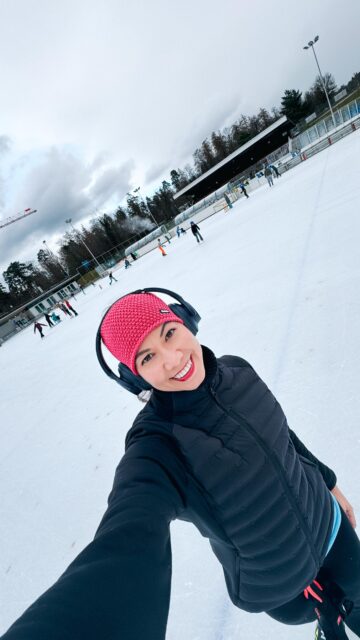 Long time no Dolder ⛸️❄️
Für unter 9€ Eintritt kann man übrigens die ganze Laufzeit lang bleiben, z.B. zwischen 9:30 Uhr - 22:00 Uhr 😄👌🏼
.
Musik: A little trip
Musiker: Xuxiao
.
#iceskater #iceskatingfun #freestyle